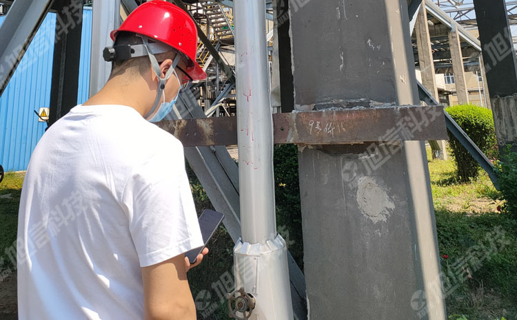 01-化工厂使用X11防爆手机.jpg