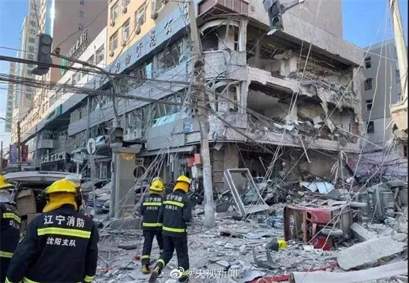 揪心！沈阳一小区突发爆炸事故，巨大冲击波席卷整条街
